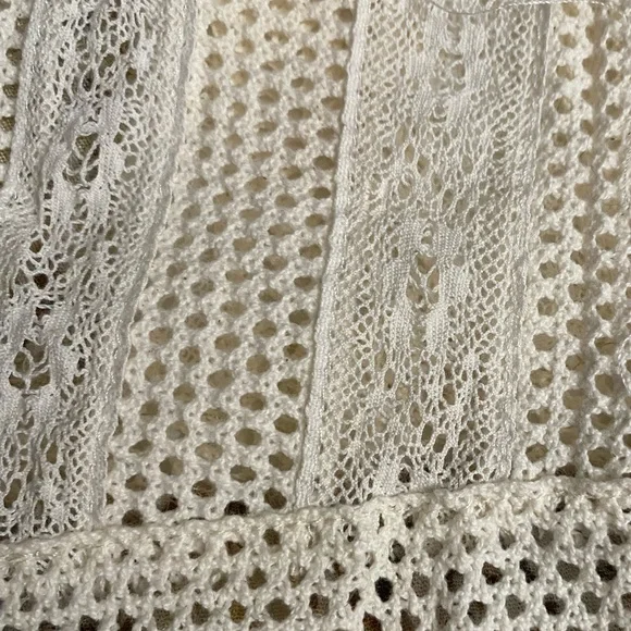 Gimmicks The Buckle Pieced Woven Lace Blouse Women’s size Small - Picture 15 of 16